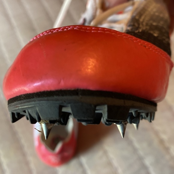 9.5 Nike Jana SPIKES. Like new. With extra spikes - Picture 10 of 17